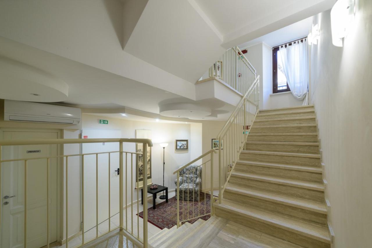 Flora Hotel Todi Zewnętrze zdjęcie